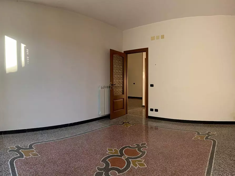 Immagine 17 di Appartamento in vendita  a Savona