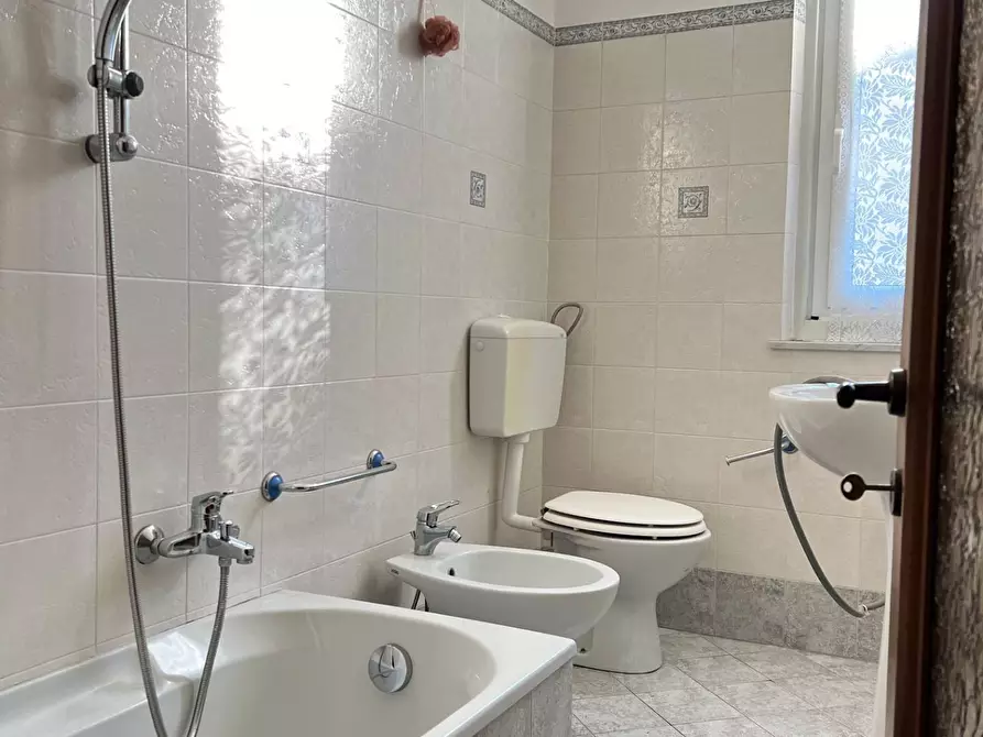 Immagine 18 di Appartamento in vendita  a Savona