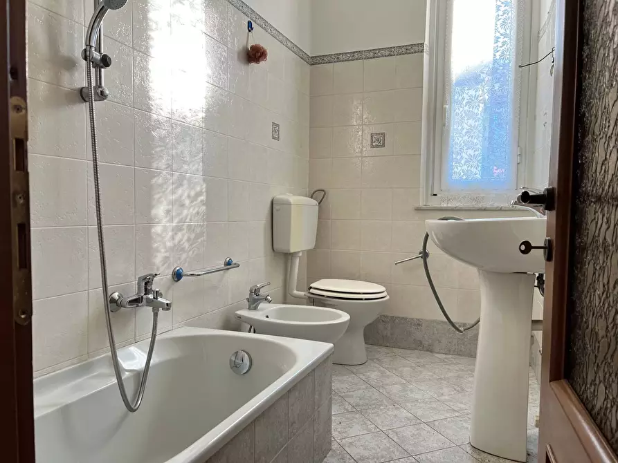 Immagine 19 di Appartamento in vendita  a Savona