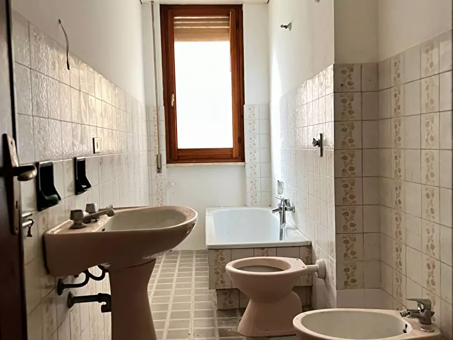 Immagine 16 di Appartamento in vendita  a Savona