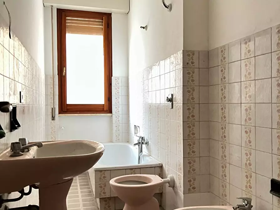 Immagine 18 di Appartamento in vendita  a Savona