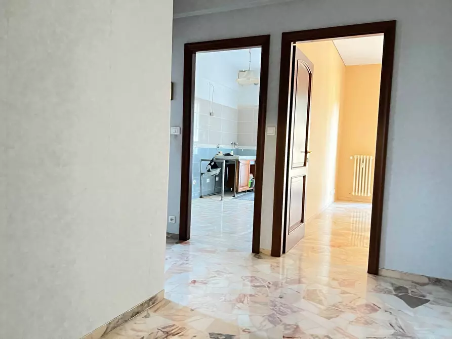 Immagine 2 di Appartamento in vendita  a Savona