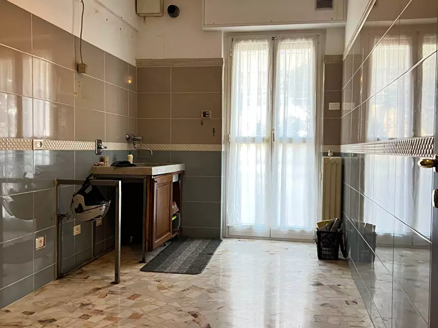 Immagine 3 di Appartamento in vendita  a Savona