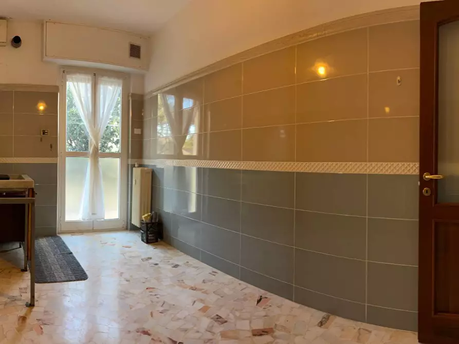 Immagine 5 di Appartamento in vendita  a Savona