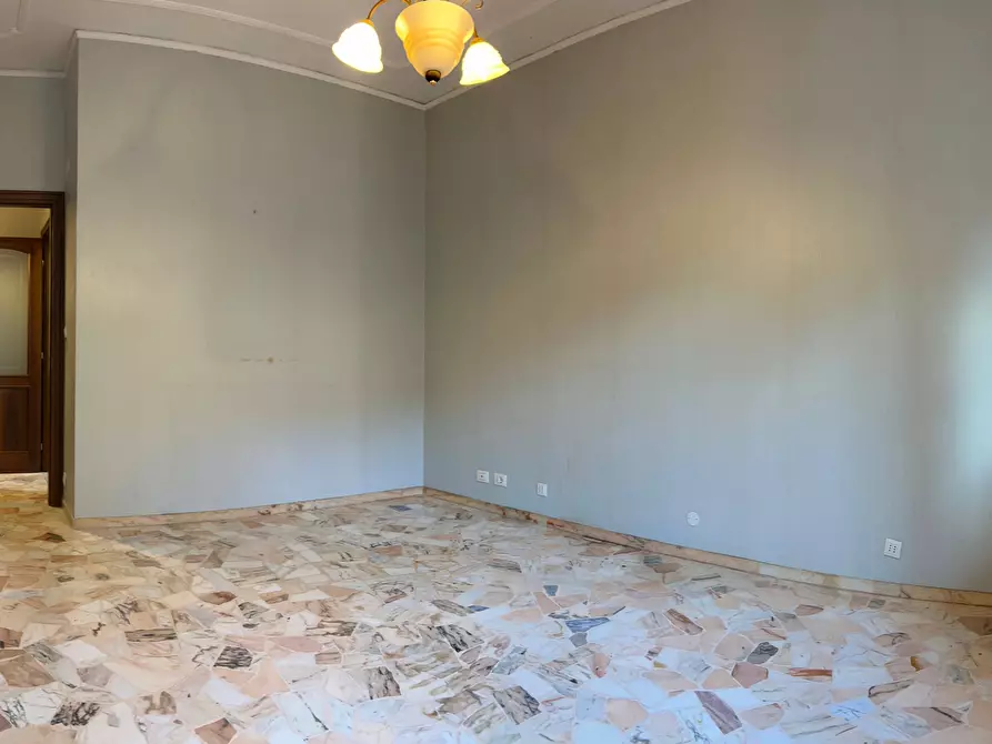 Immagine 14 di Appartamento in vendita  a Savona