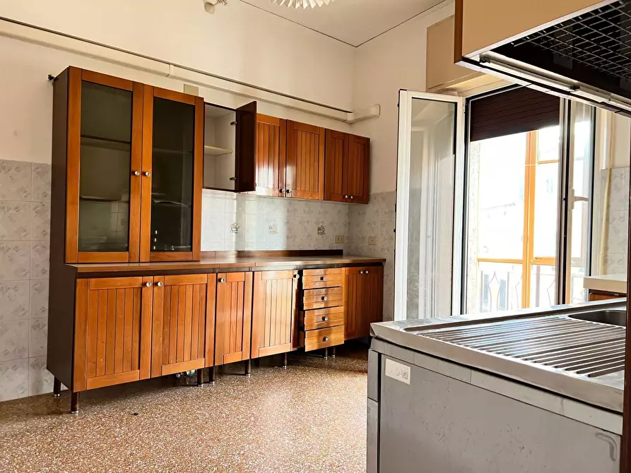 Immagine 3 di Appartamento in vendita  a Savona