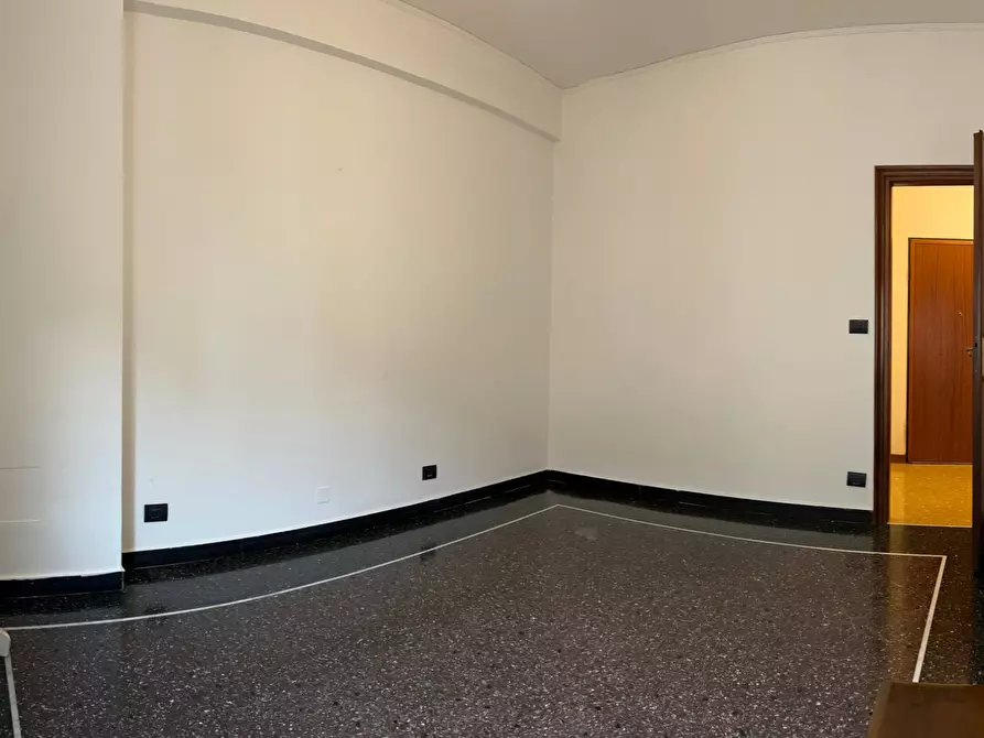 Immagine 8 di Appartamento in vendita  a Savona