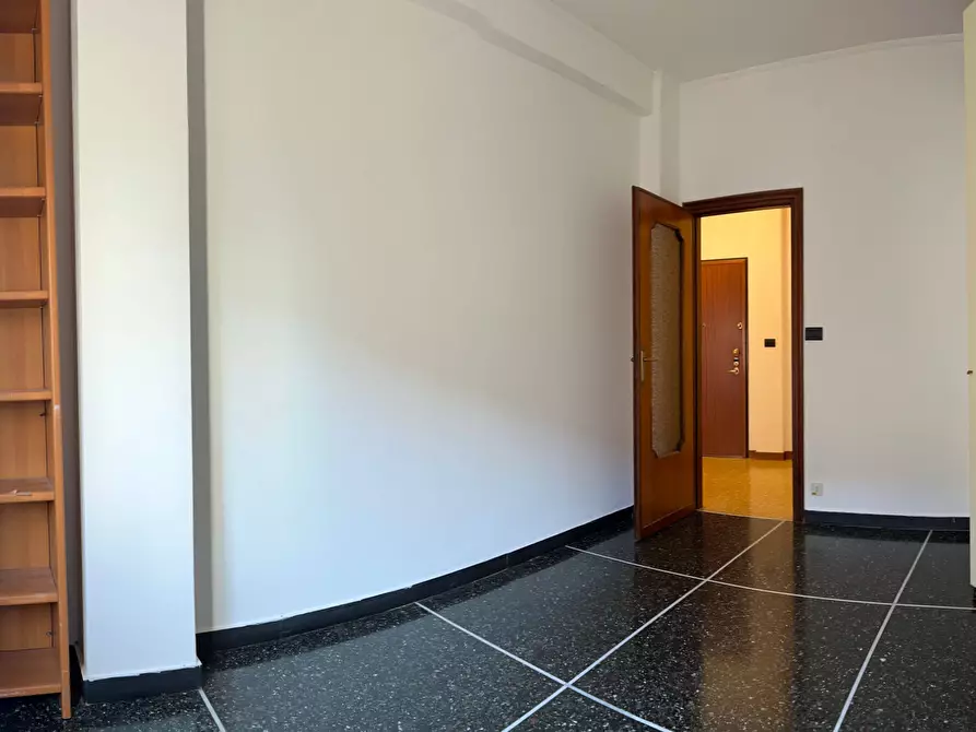 Immagine 12 di Appartamento in vendita  a Savona