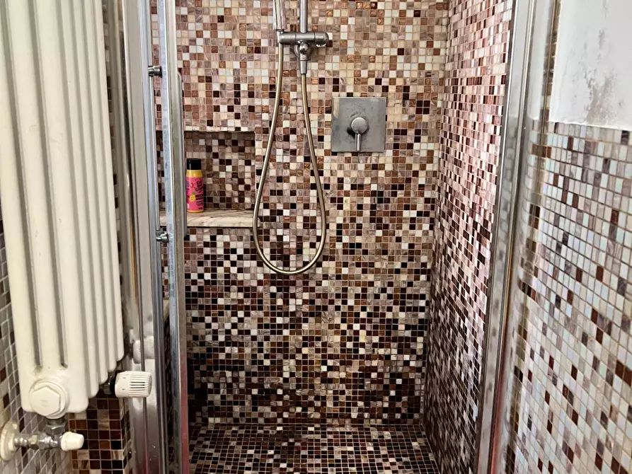 Immagine 17 di Appartamento in vendita  a Savona