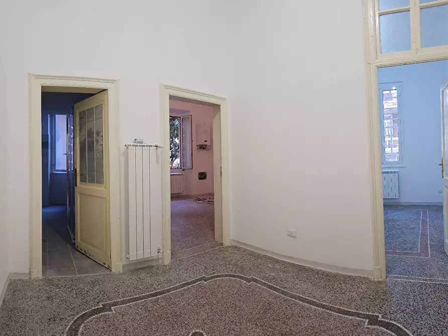 Immagine 1 di Appartamento in vendita  a Savona