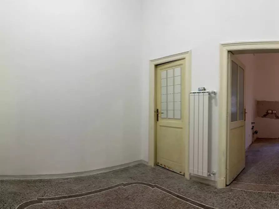 Immagine 2 di Appartamento in vendita  a Savona