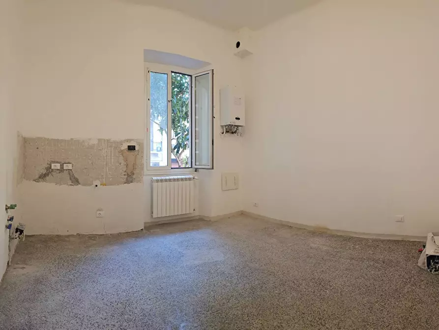 Immagine 4 di Appartamento in vendita  a Savona