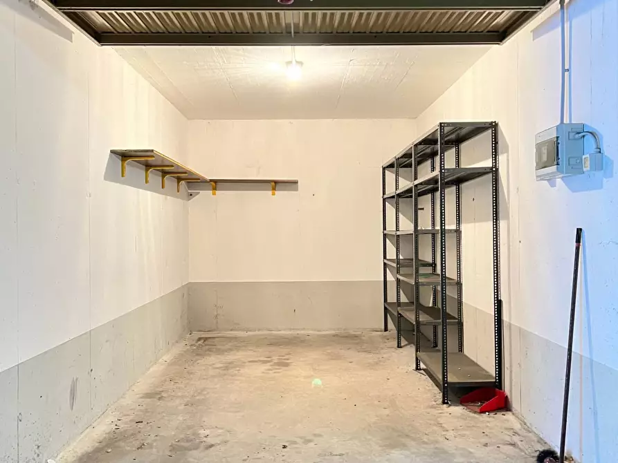 Immagine 2 di Box auto in vendita  a Savona