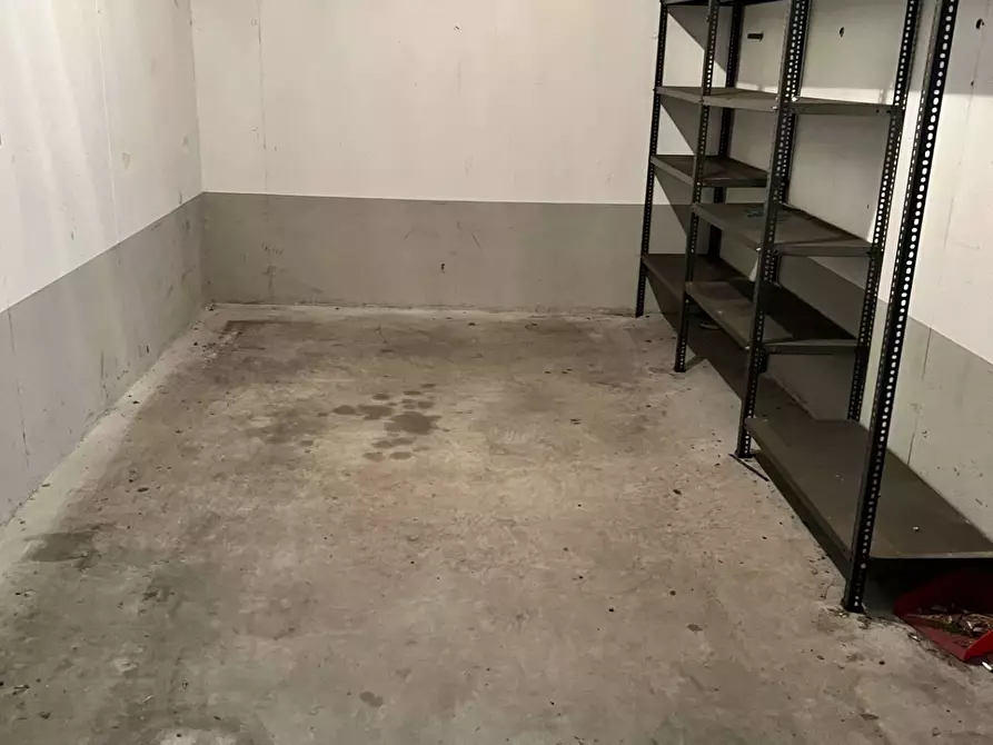 Immagine 6 di Box auto in vendita  a Savona