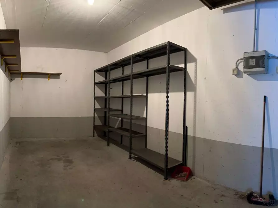 Immagine 8 di Box auto in vendita  a Savona