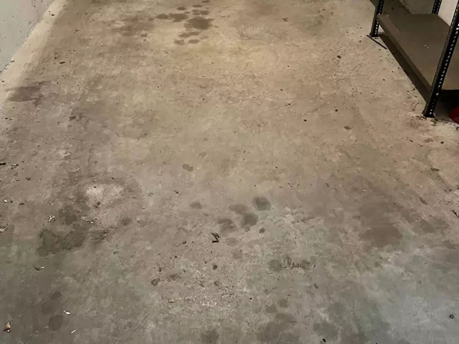 Immagine 9 di Box auto in vendita  a Savona