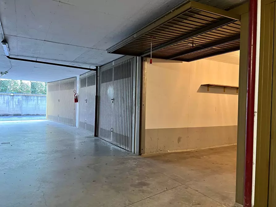 Immagine 13 di Box auto in vendita  a Savona