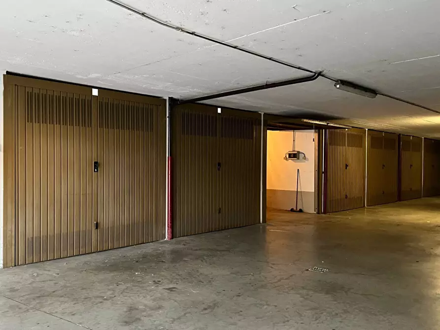 Immagine 16 di Box auto in vendita  a Savona