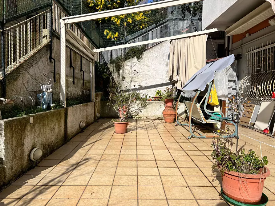 Immagine 2 di Appartamento in vendita  a Savona