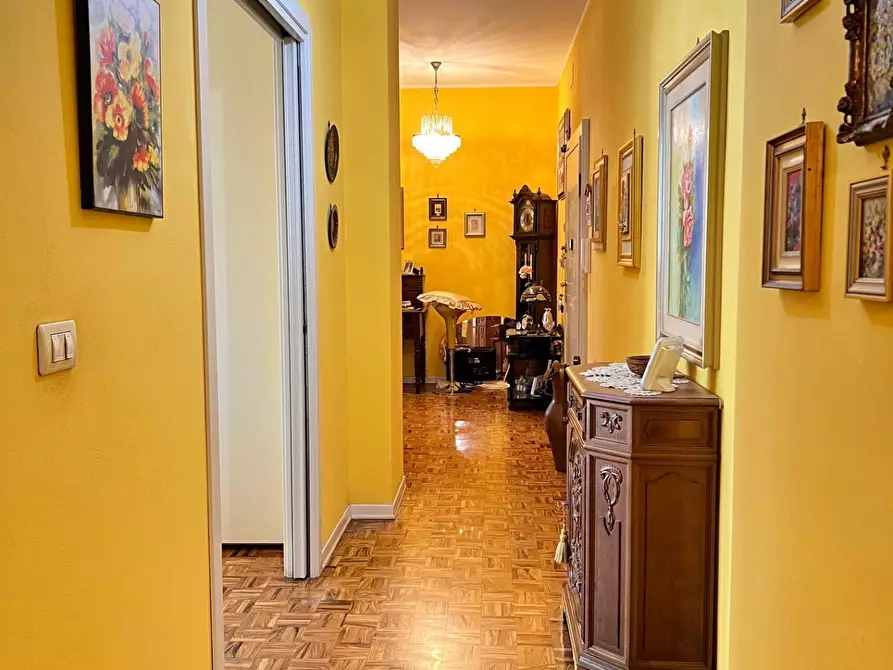 Immagine 10 di Appartamento in vendita  a Savona