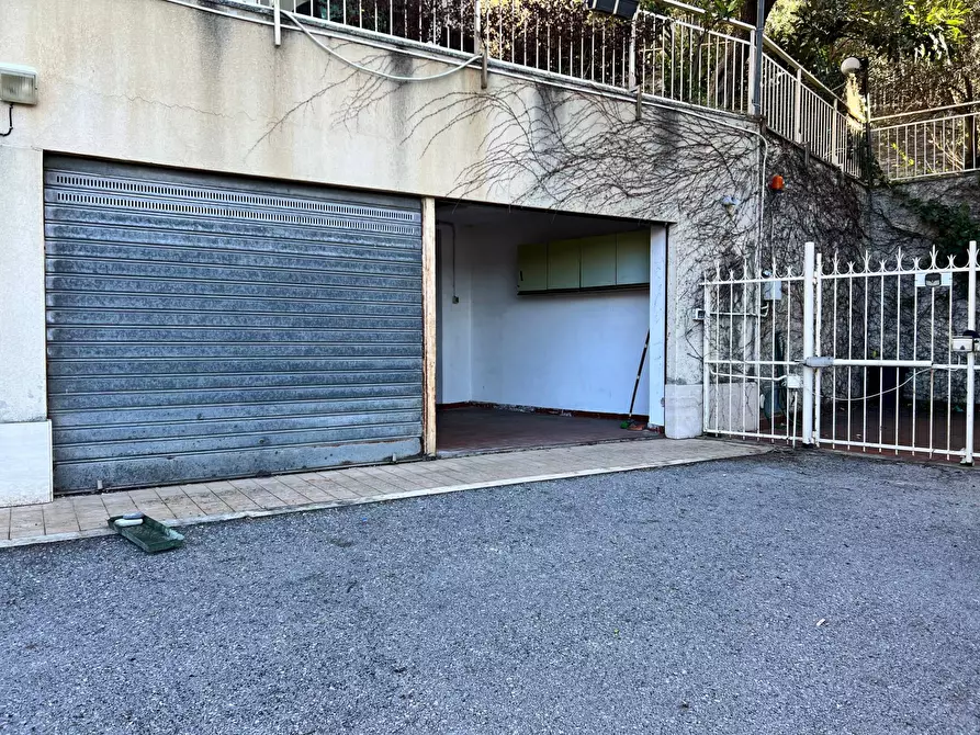 Immagine 1 di Box auto in vendita  a Savona