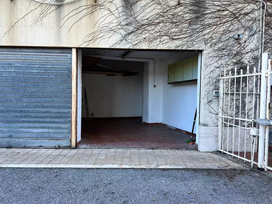 Immagine 3 di Box auto in vendita  a Savona