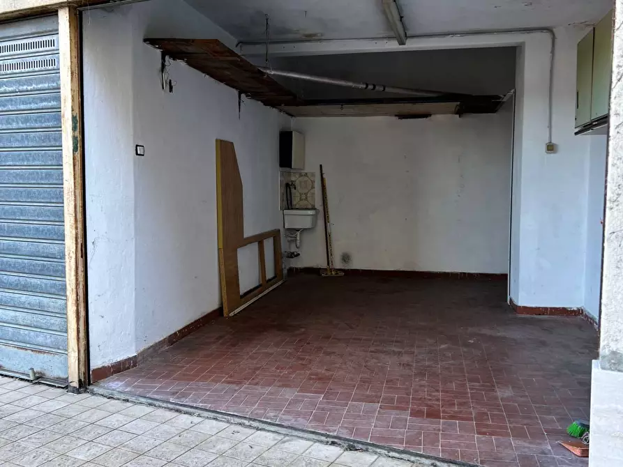 Immagine 5 di Box auto in vendita  a Savona