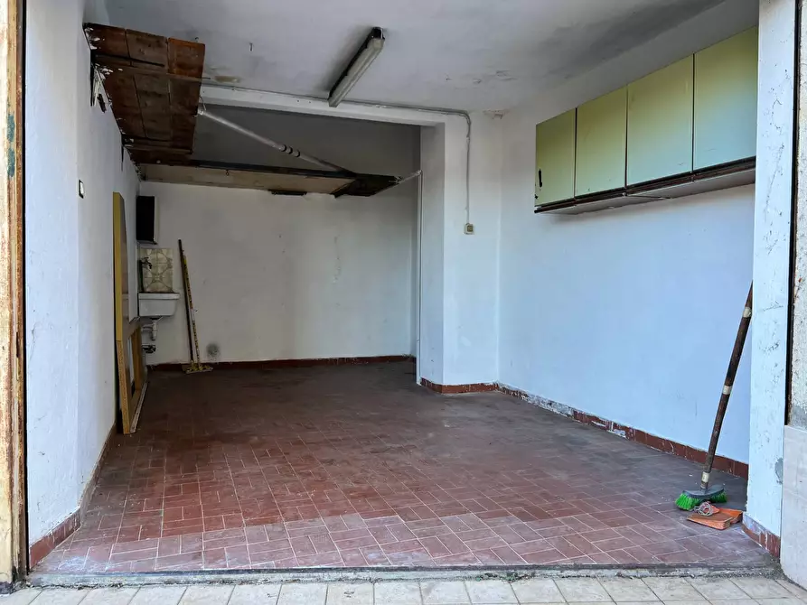 Immagine 8 di Box auto in vendita  a Savona