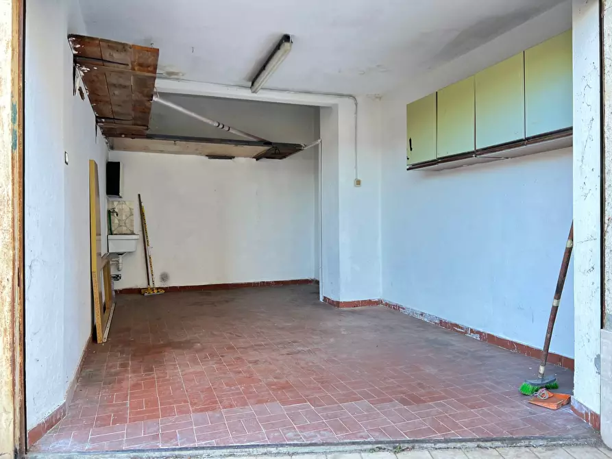 Immagine 9 di Box auto in vendita  a Savona