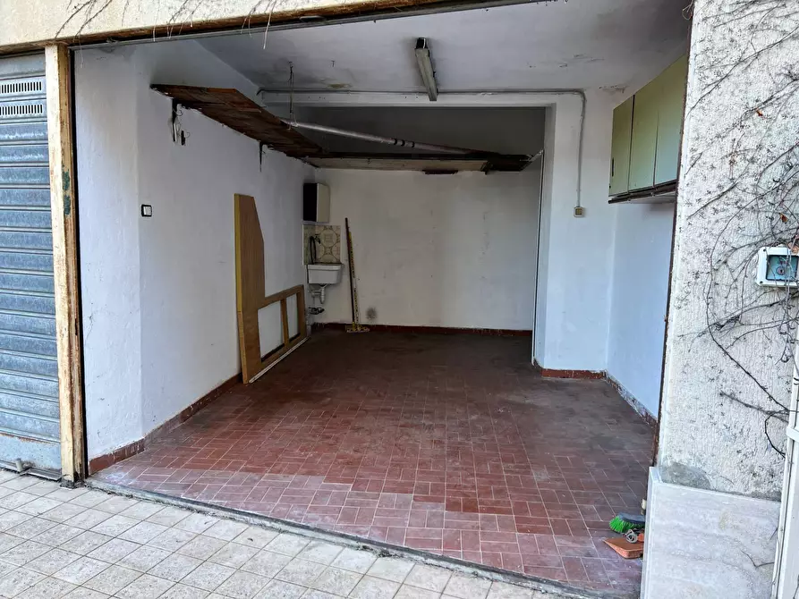 Immagine 10 di Box auto in vendita  a Savona