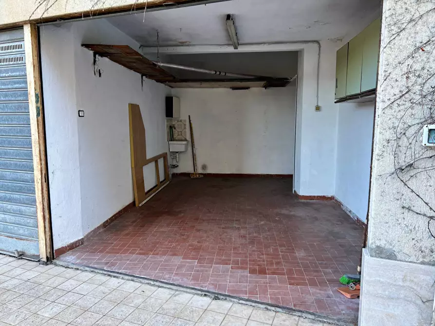 Immagine 13 di Box auto in vendita  a Savona