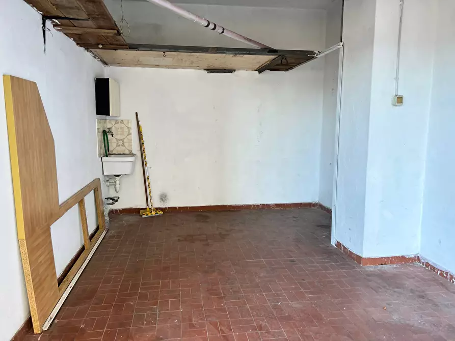 Immagine 14 di Box auto in vendita  a Savona