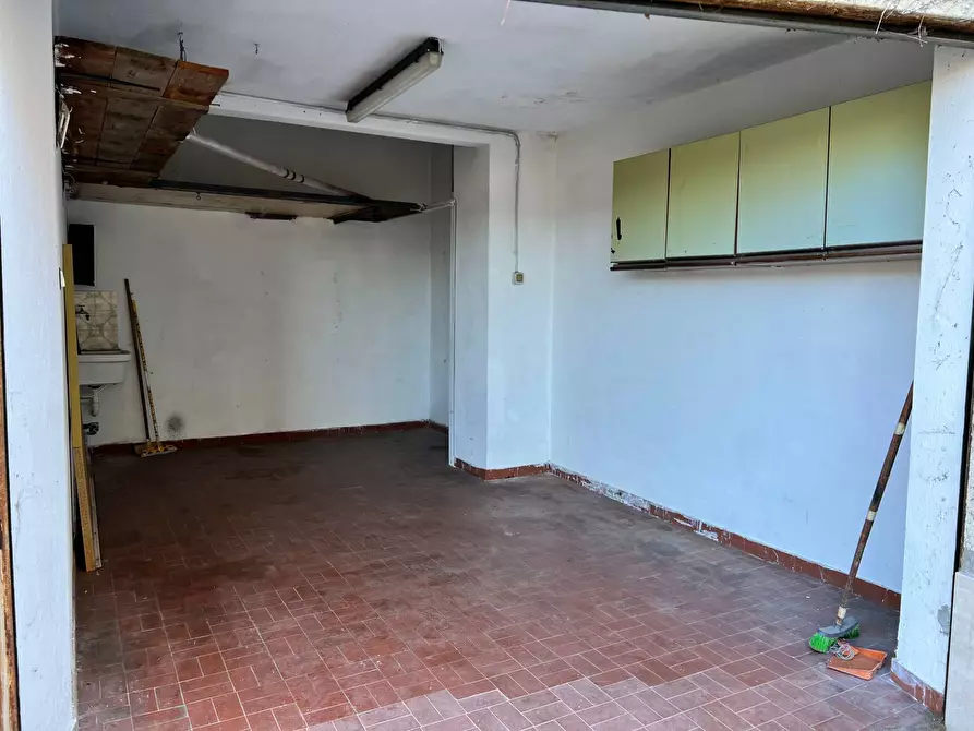 Immagine 15 di Box auto in vendita  a Savona