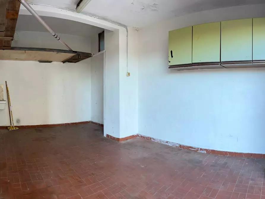 Immagine 17 di Box auto in vendita  a Savona