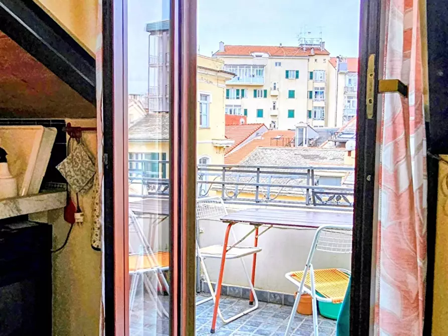 Immagine 10 di Appartamento in vendita  a Savona