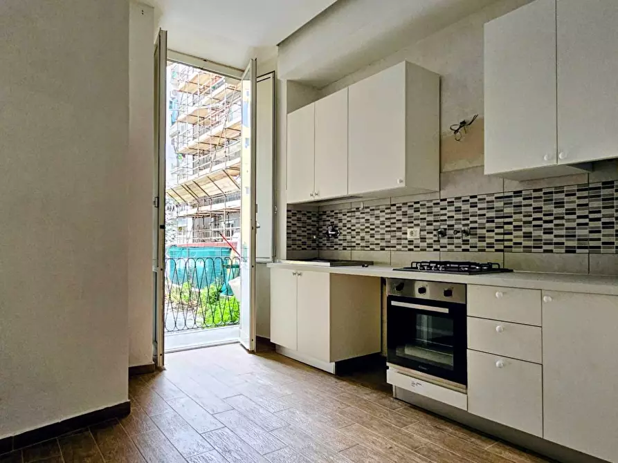 Immagine 5 di Appartamento in vendita  a Savona