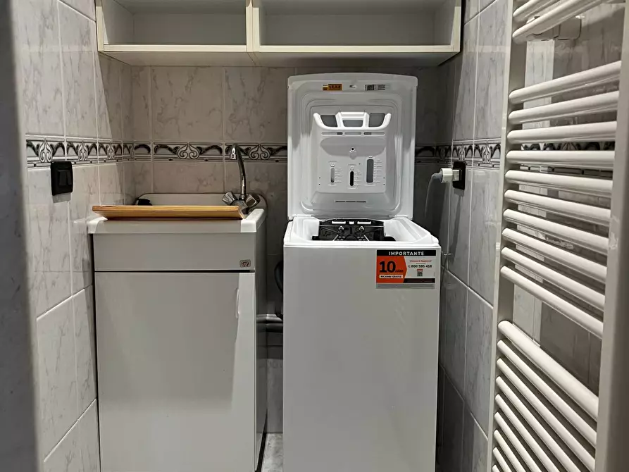 Immagine 19 di Appartamento in vendita  a Savona