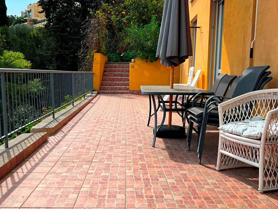 Immagine 1 di Appartamento in vendita  a Savona