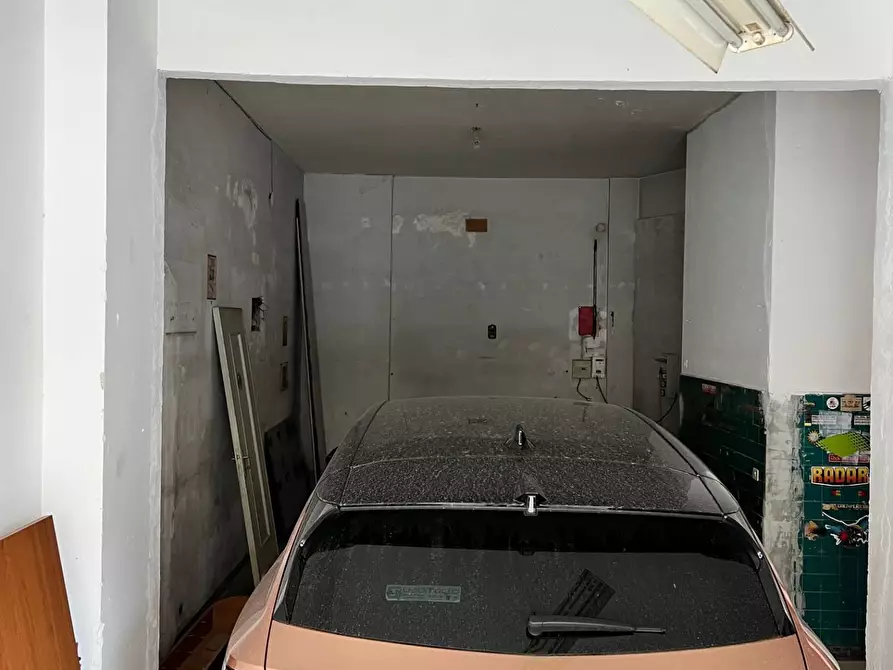 Immagine 4 di Box auto in vendita  a Savona