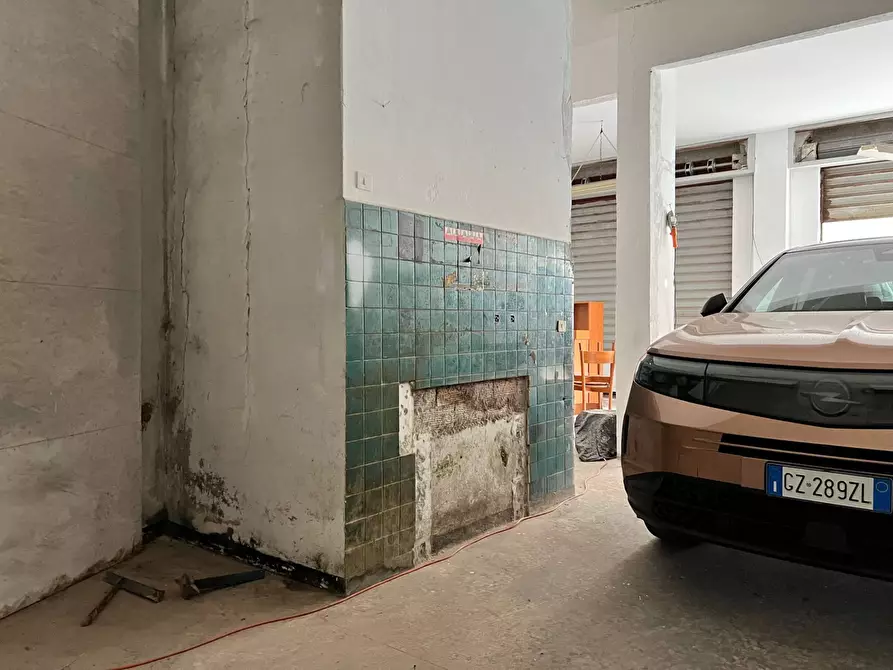 Immagine 8 di Box auto in vendita  a Savona