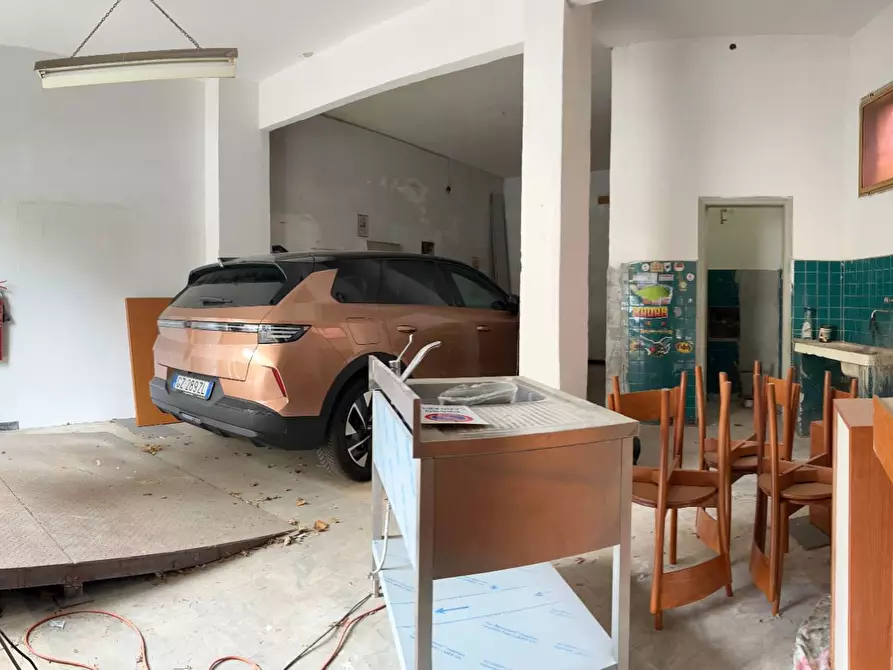 Immagine 12 di Box auto in vendita  a Savona