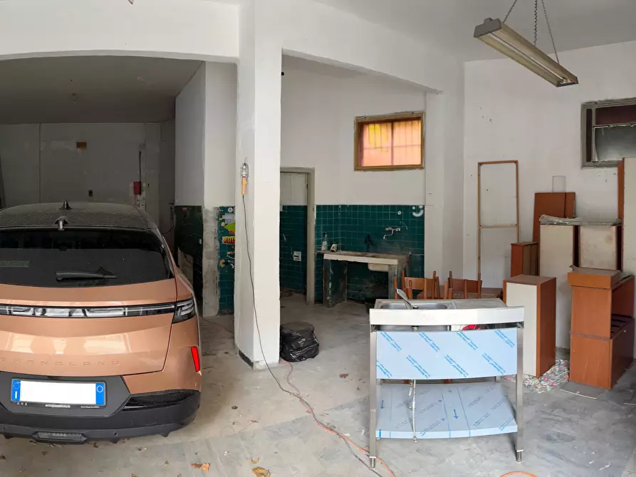 Immagine 13 di Box auto in vendita  a Savona