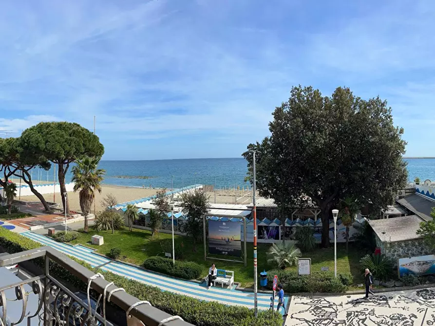 Immagine 2 di Appartamento in vendita  a Albissola Marina