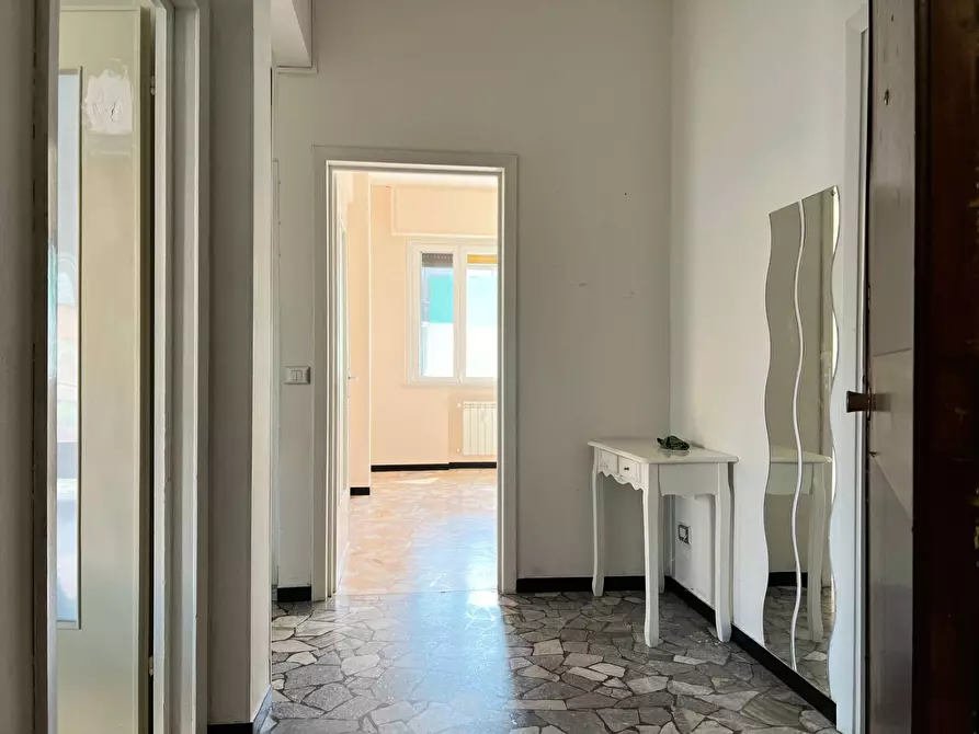 Immagine 2 di Appartamento in vendita  a Savona