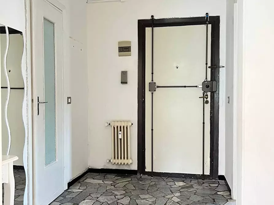 Immagine 3 di Appartamento in vendita  a Savona