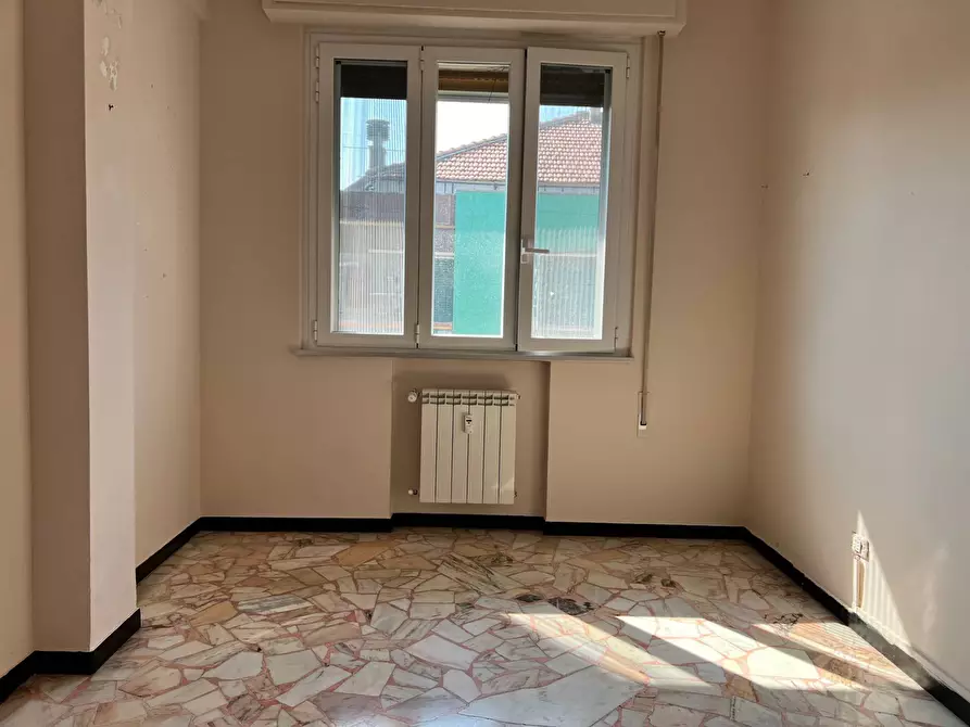 Immagine 11 di Appartamento in vendita  a Savona