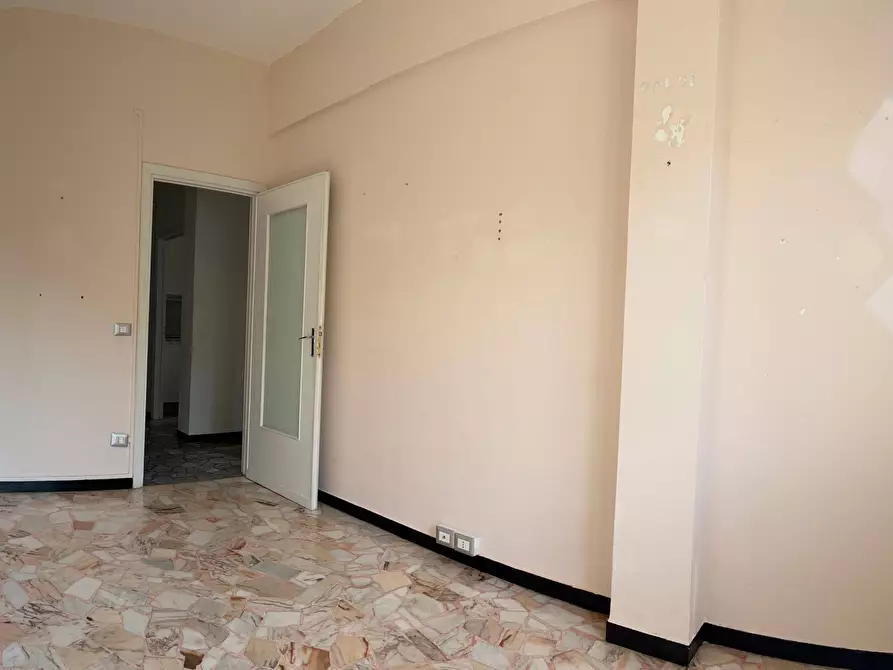 Immagine 14 di Appartamento in vendita  a Savona