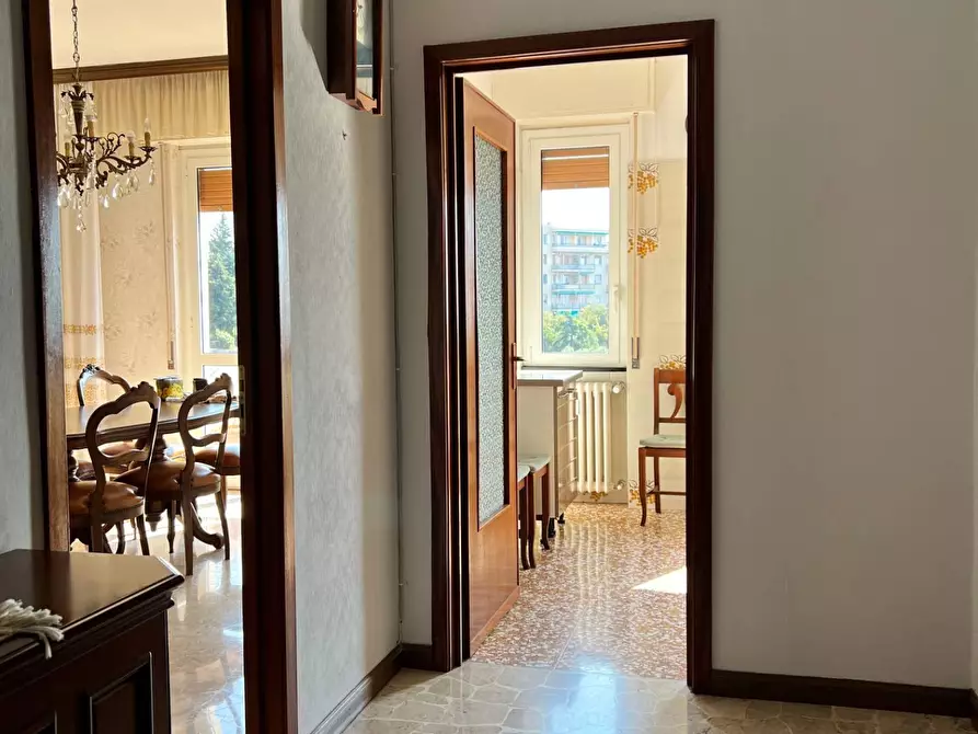 Immagine 2 di Appartamento in vendita  a Savona