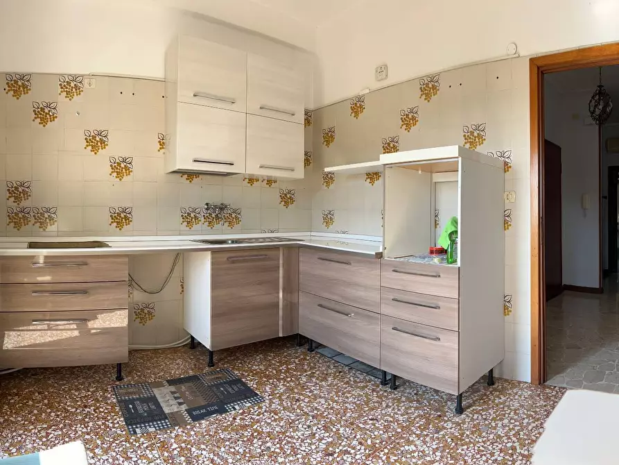 Immagine 4 di Appartamento in vendita  a Savona