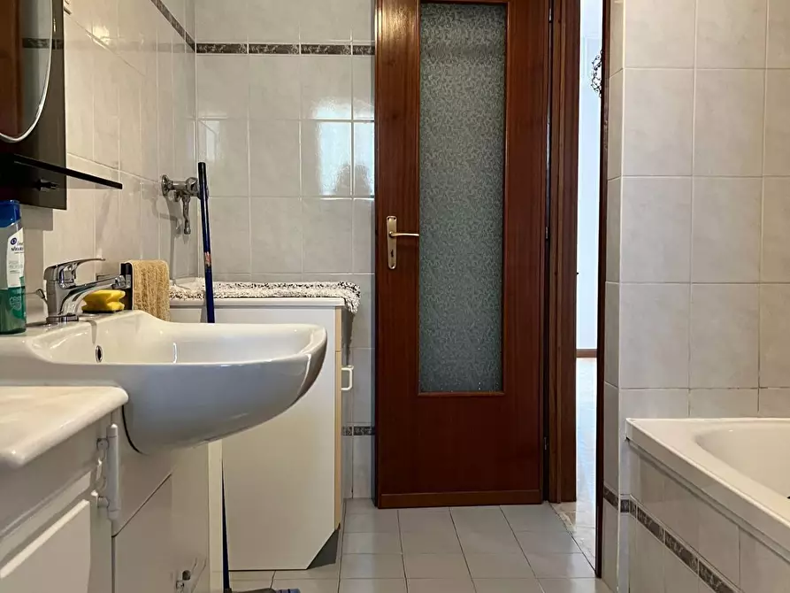 Immagine 17 di Appartamento in vendita  a Savona